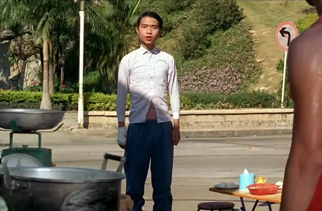 酱爆何文辉《功夫》即兴加戏细节曝光，洗澡裤滑造型系本人设计 | 资讯配图
