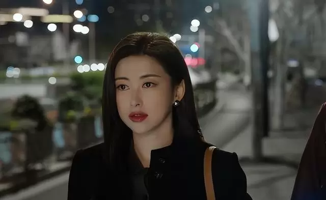 《蜜语纪》朱珠钟汉良出演引观感争议，角色设定与演员状态错位 | 现场图